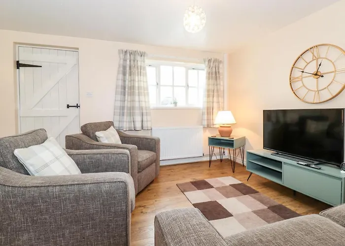 بيت للعطل Swallows Nest *